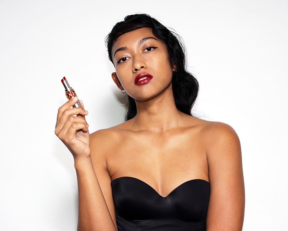Nadia wears YSL Beauty Rouge Volupté Rock’N Shine in 12 Rockstage Red